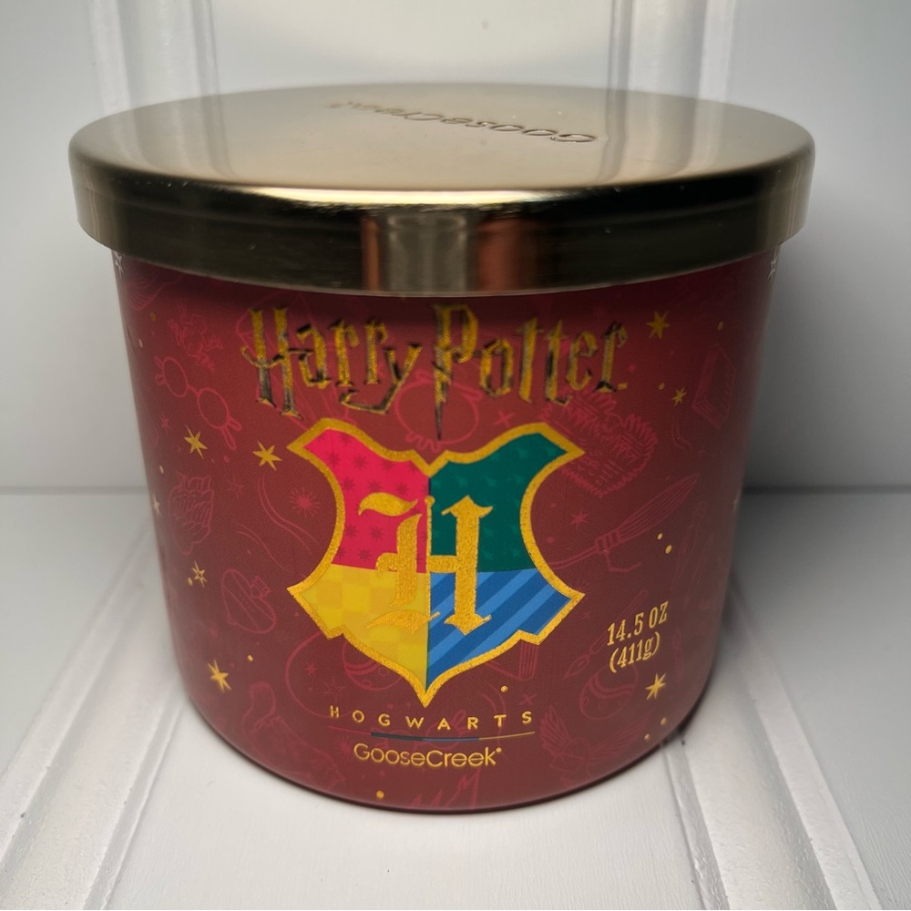 Goose Creek Harry Potter Hogwarts 3-Wick Candle (NWT NOT burned)
